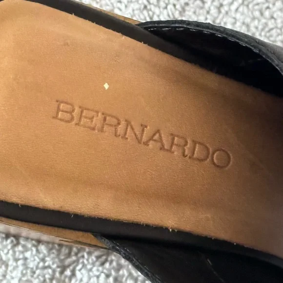 Bernardo Black Mules with Bow and Block Heel - Picture 3 of 12